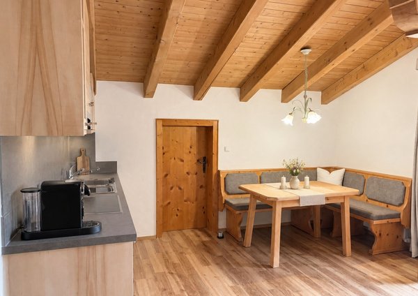 ULA_EASY STAY_Apartment 6_Essbereich.jpg